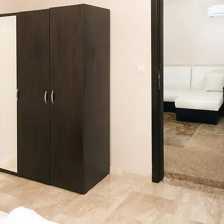 Two-bedroom In Nesebar דירה סאני ביץ'