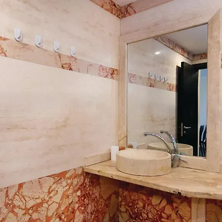 Two-bedroom In Nesebar דירה