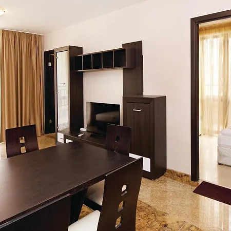 Two-bedroom In Nesebar דירה